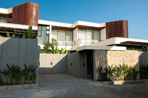 Semesta Sepuluh Villa - A Modern Tropical Escape Villa in North Kuta