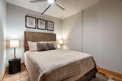 Historic Loft Retreat N Downtown Knoxville Apartment in Knoxville