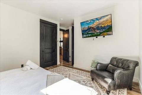 Gannet Chalet with HOT TUB, SAUNA, SHARC House in Sunriver