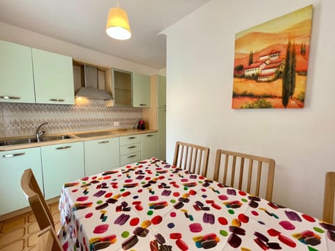 Decorative detail, Dining area, kitchen