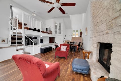 Austin Luxury Hills 4BR Gated Home w Pool Apartment in Lakeway