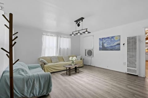 2BR Pet-Friendly Home # RV FREE House in Rancho Cucamonga