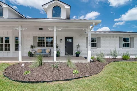 Property building, Day, Garden