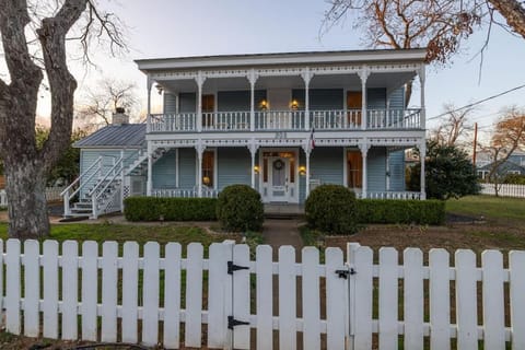 Property building, Day