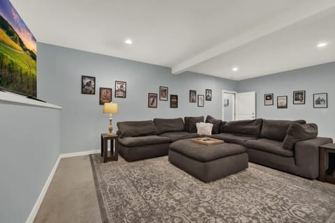 TV and multimedia, Living room, Seating area