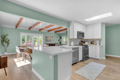 Modern Country Home Near Downtown & Bike Trail House in Santa Rosa