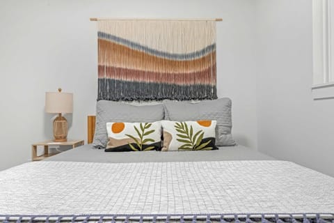 Modern Country Home Near Downtown & Bike Trail House in Santa Rosa