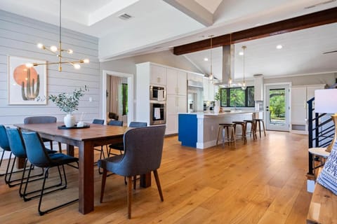 5BR Hill Country Pool Retreat Fire Pit Apartment in Rio Grande