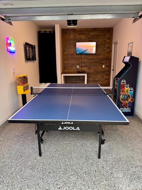 Game Room, Table tennis