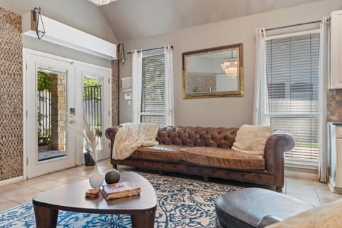 Modern 4BR Home w WiFi by Dell Diamond Apartment in Round Rock