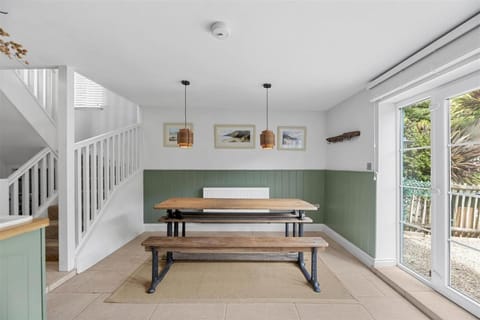 Coastal Escape by the Beach House in The Mumbles