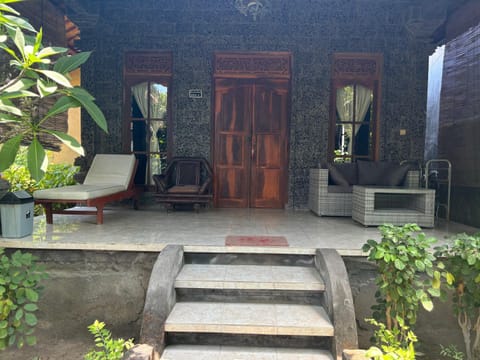 Bahari Beach Amed Bed and Breakfast in Abang