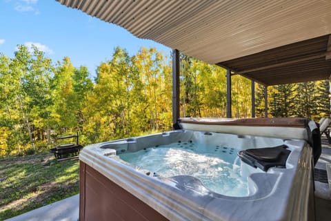 Silverthorne Retreat Hot Tub & Views House in Wildernest