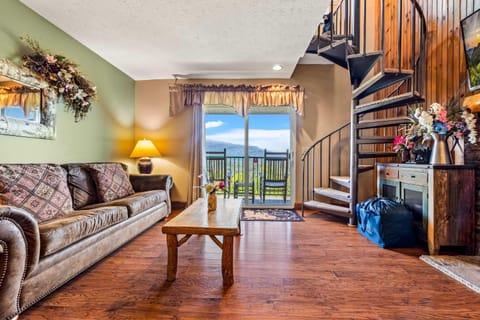 Mountain Top View House in Pittman Center