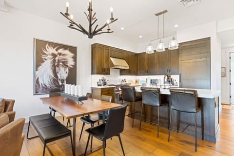 Moonlight Basin Lookout Patio Views & Ski In Out House in Big Sky