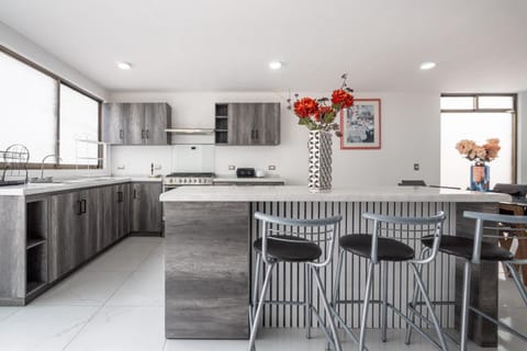 Kitchen or kitchenette, Dining area, stove