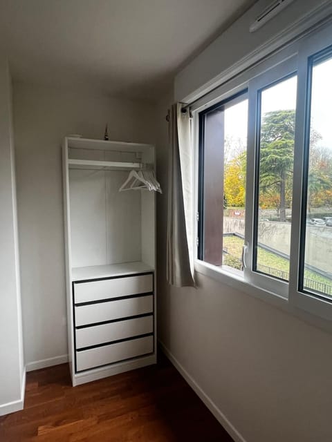 Bedroom, wardrobe