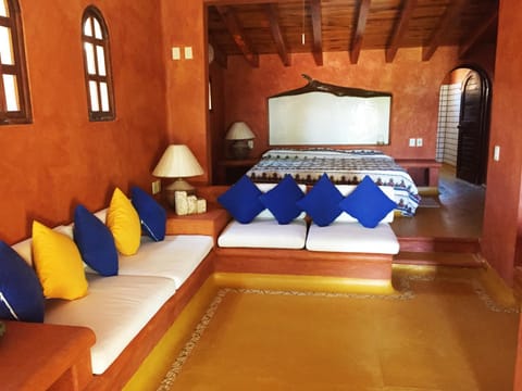 Bed, Photo of the whole room, Decorative detail