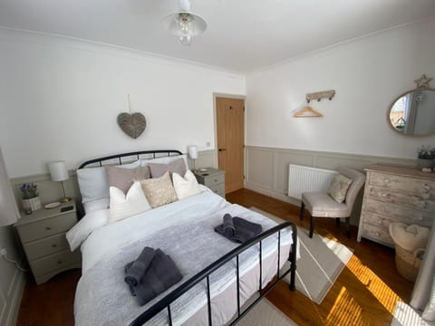 Bed, Photo of the whole room