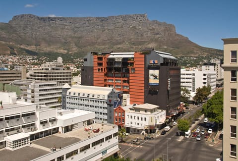 Facade/entrance, Area and facilities