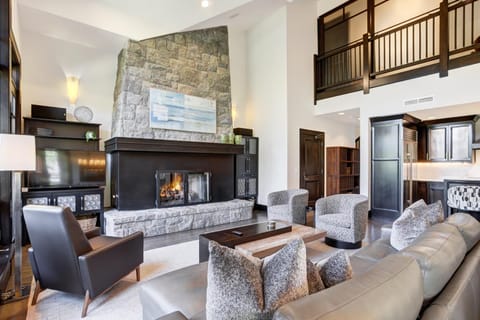 Ski-in Ski-out 3BRLoft Condo, Bachelor Gulch condo Apartment in Edwards