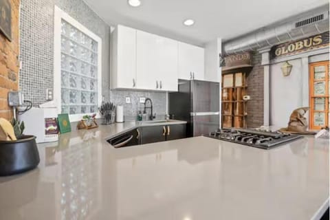 Short North Retreat Downtown Columbus Enchanted Flat Apartment in Short North