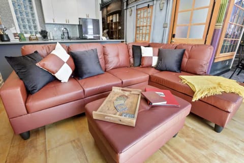 Short North Retreat Downtown Columbus Enchanted Flat Apartment in Short North