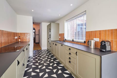 Stylish Coastal 3-Bed Retreat in Saltburn House in Saltburn