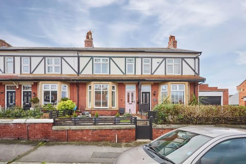 Stylish Coastal 3-Bed Retreat in Saltburn House in Saltburn