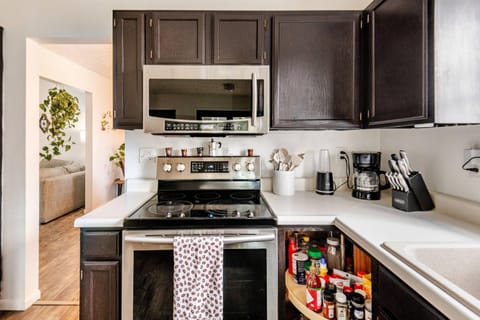 microwave, oven, kitchen