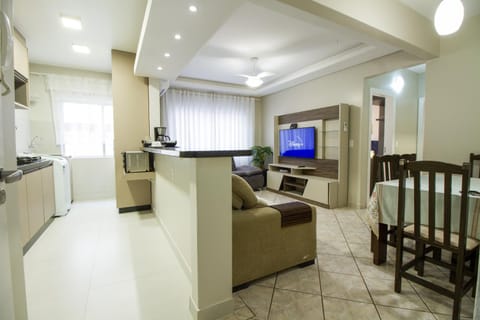 Communal lounge/ TV room, TV and multimedia, Kitchen or kitchenette, Living room, Seating area, Dining area, Evening entertainment, Dinner, fireplace, minibar, toaster, laundry, kitchen, air conditioner