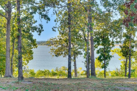 Upscale A-Frame Escape with Lake Access in Quinton! House in Longtown