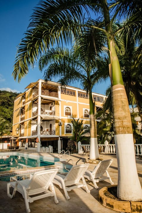 Pool view, Swimming pool