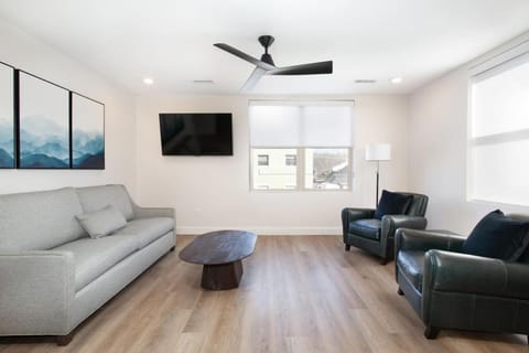 Cedars Peak Downtown 2 Condos Apartment in Sevierville