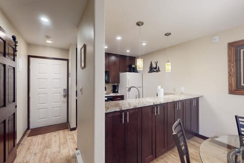 Grandview Condo #C14 = Chilly Pepper Apartment in Breckenridge