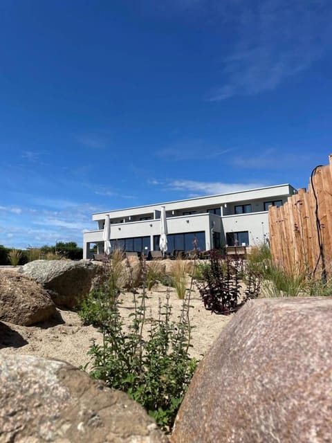 Property building, Day, Natural landscape