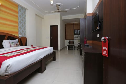 OYO Hotel Green View Hotel in Noida