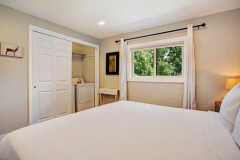 The Fairway Chalet Apartment in Avon