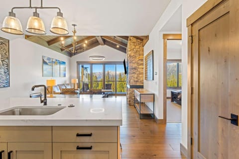 Moonlight Basin Retreat Ski-In Out Patio House in Big Sky