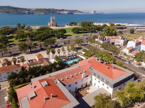 Property building, Off site, Bird's eye view, View (from property/room), City view, Landmark view, River view, Street view, Swimming pool