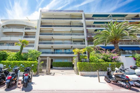 Apartment Seaside Condo in Cannes