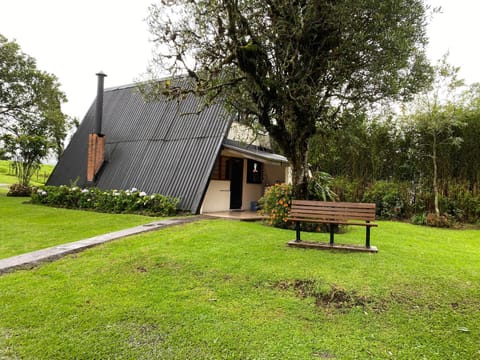 Villa Calas Nature lodge in Heredia Province