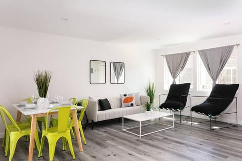 Central 3BR Apt Near Americana House in Eagle Rock