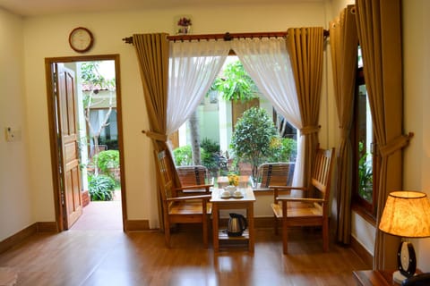 Living room, Garden view