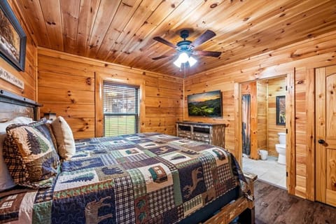 Soggy Bears- Indoor Pool, Hot Tub, Views House in Pigeon Forge