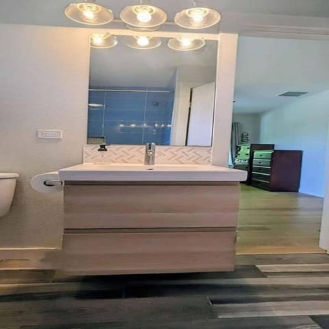 2 Large Bedrooms Open Living Peaceful House in Austin