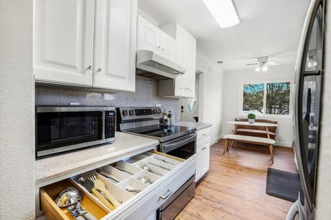 Family Haven with Sports court Game Room King Beds House in La Mesa