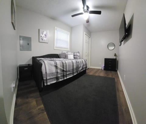 Little House in Indy sleeps many House in Indianapolis