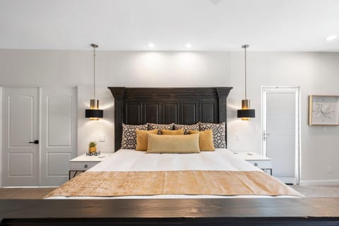 Minutes from Shopping, Old Town, Dining & Golf House in Paradise Valley