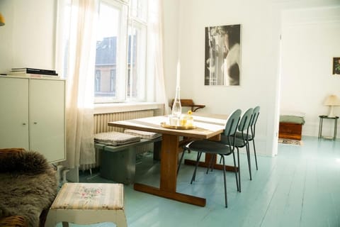 Living room, Seating area, Dining area